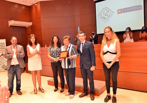 HOMENAJE POST MORTEN AL DR. VICTOR RENE MARTINEZ